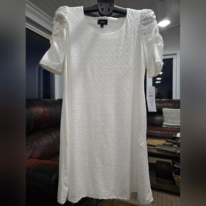 Ladies Nwt.msk.White Eyelet Short Sleeve Dress. Summer Vacation.